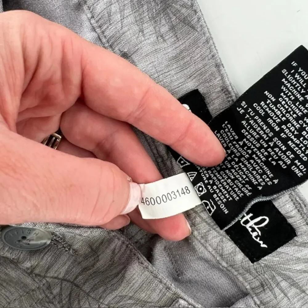 Travis Mathew Performance Golf Chino Shorts Mens 33 Gray Tropical Fern Print